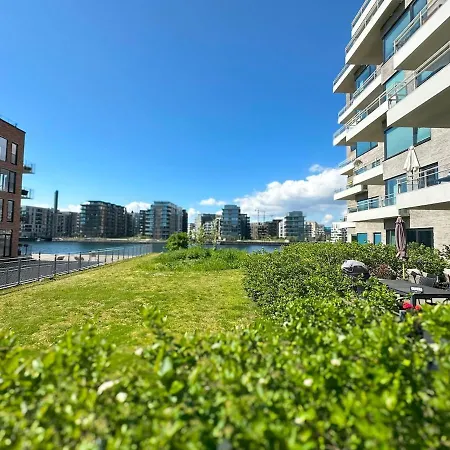 Polaris - At The Waterfront Apartment *